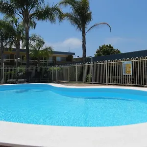 Chapman Court Aparthotel