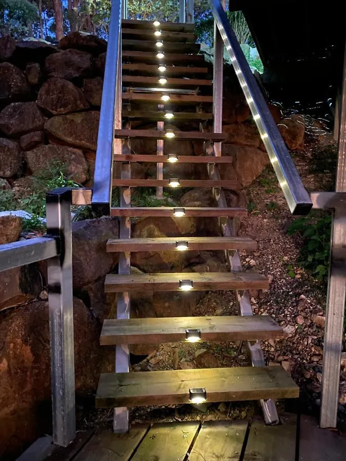 424 Trees Tiny Home Tallebudgera Guest house
